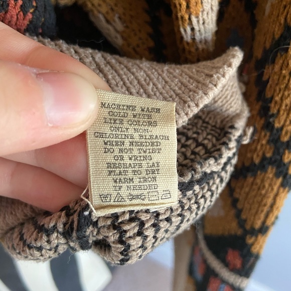 Gimmicks cropped sweater - Picture 10 of 11